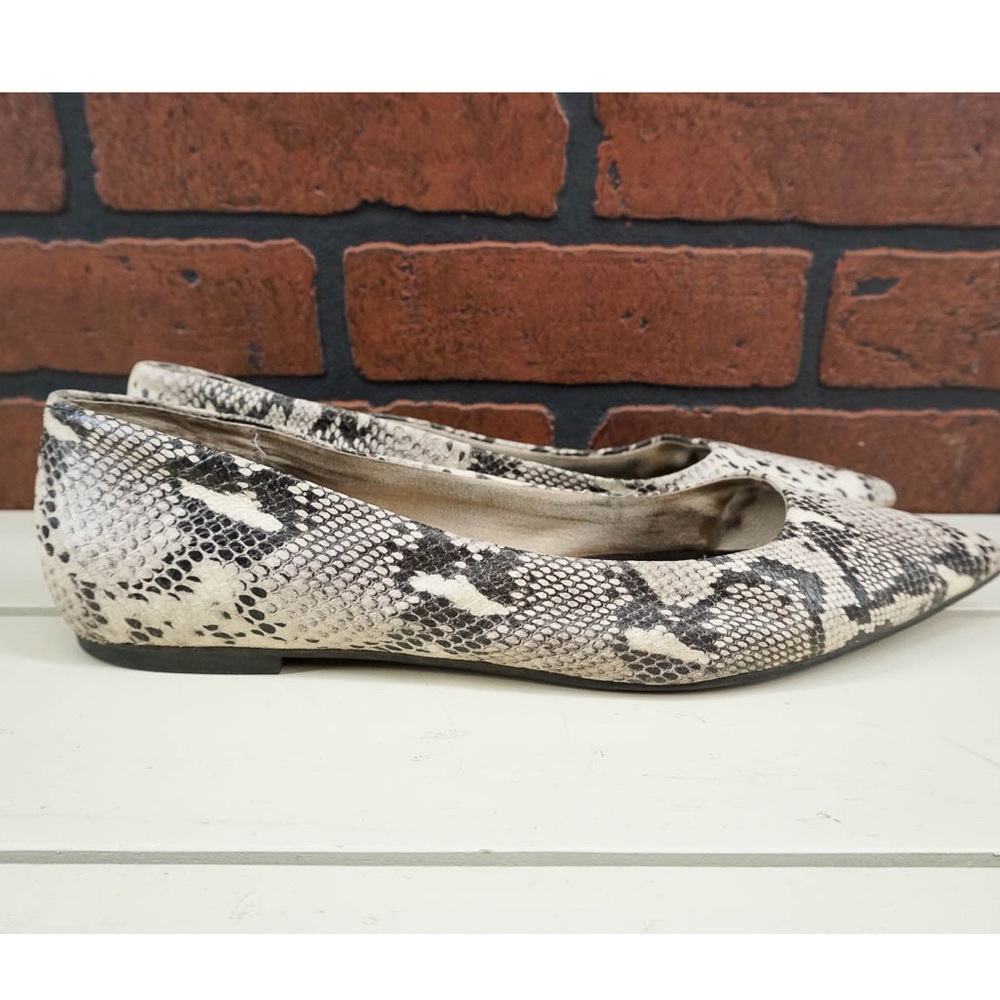 SEYCHELLES Snake/Python Print Pointed Flats Sz 9.5
